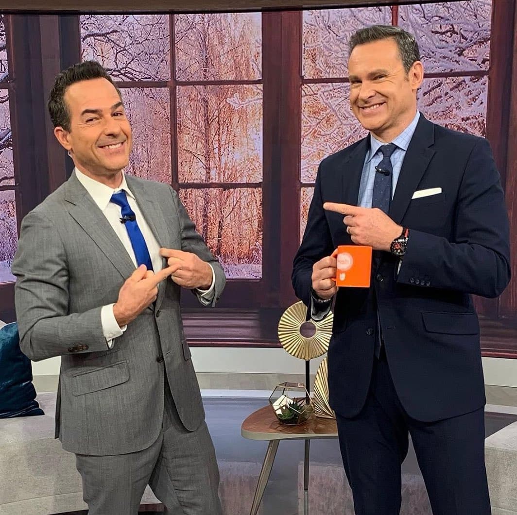 Carlitos Calderón y Alan Tacher comparten más que el programa, el país de origen y chistes: también los unen el cariño y amistad que han forjado al paso del tiempo.