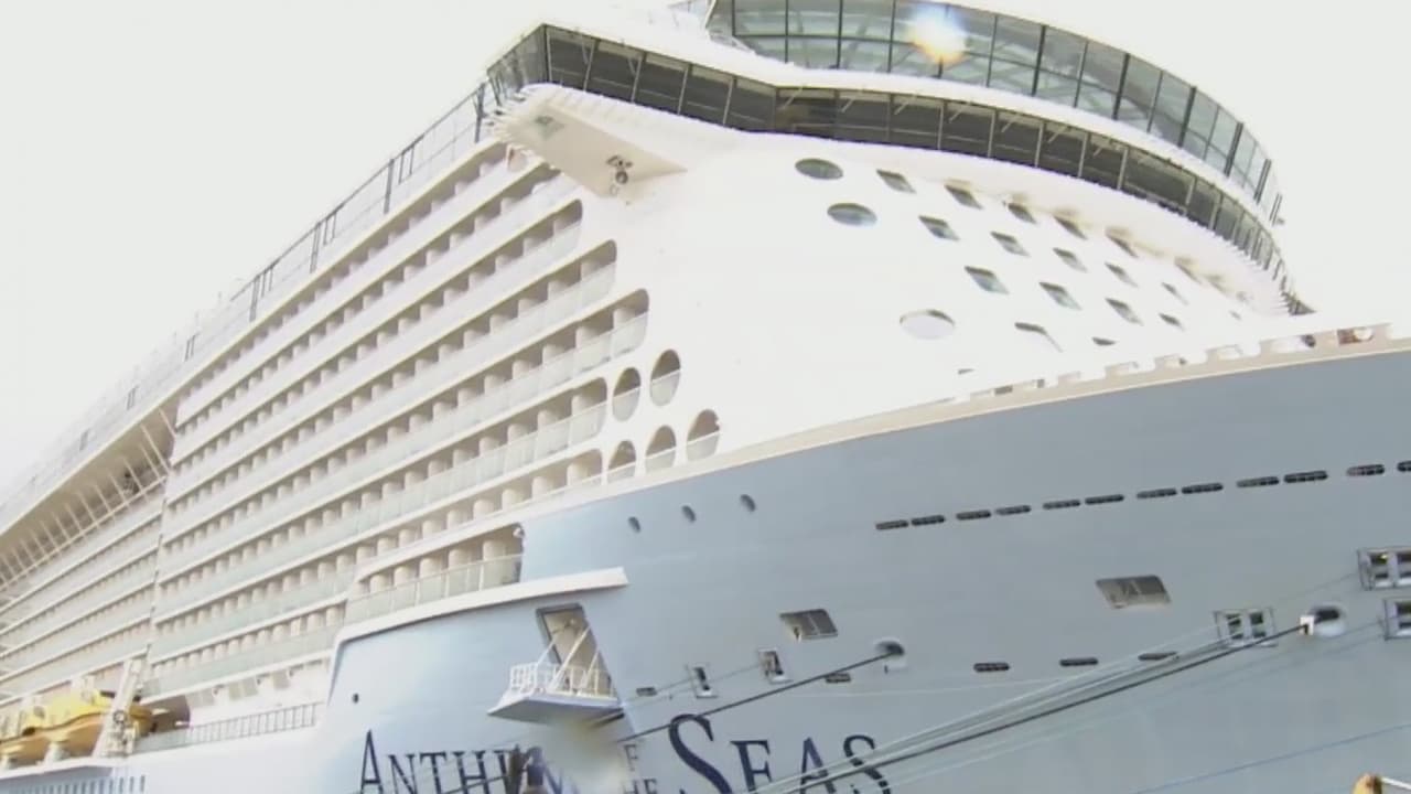 Permiten a pasajeros abordar de nuevo el crucero anclado en NJ por miedo a coronavirus