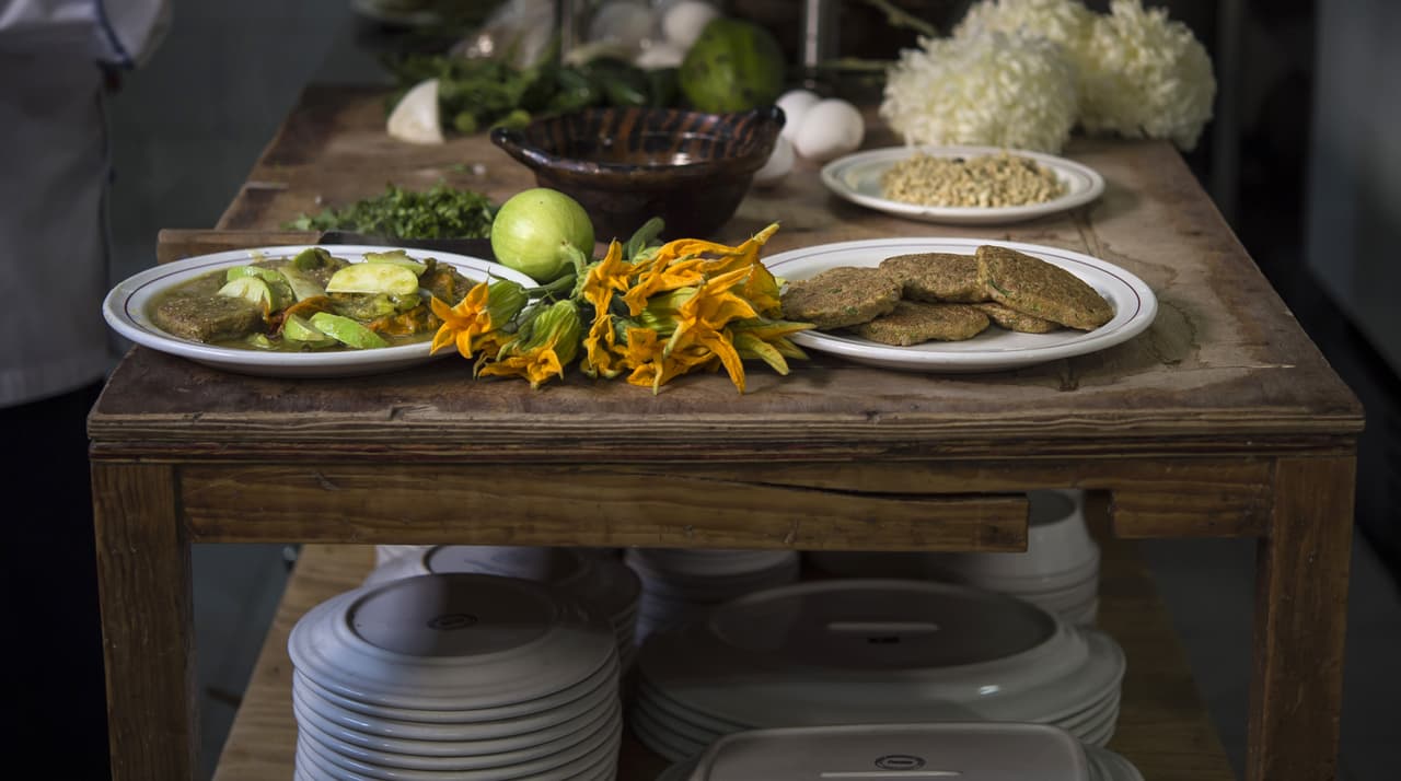 En la cocina se puede aprovechar en infinidad de formas como en platos calientes, ensaladas, jugos, vinos, vinagres, pasta y harina.