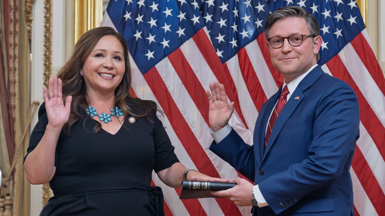 Tras récord de 50 días, Adelita Grijalva juró a su cargo como congresista