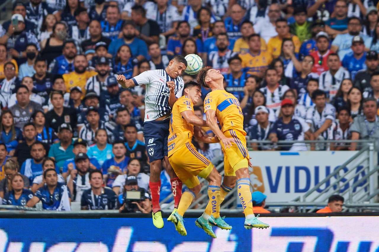 Monterrey y Tigres no pasaron del empate en un Clásico Regio que tuvo jugadas emocionantes pero los puntos se dividieron.