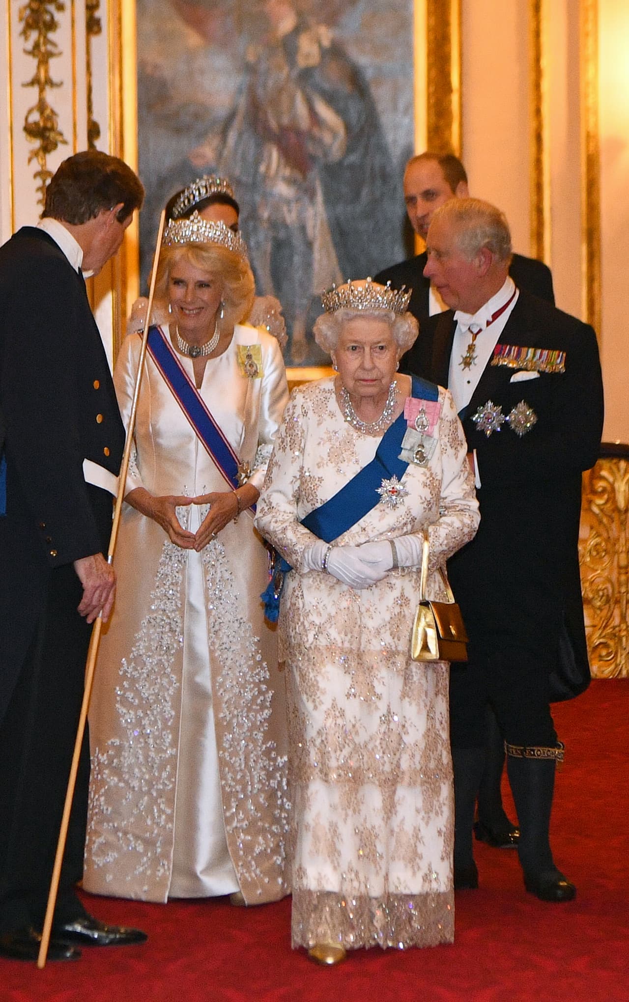 Cada año la 
<a href="https://www.univision.com/entretenimiento/realeza/roban-tiara-que-pertenece-a-la-familia-real-britanica">reina Isabel II</a> ofrece una recepción en el Palacio de Buckingham para celebrar con los cuerpos diplomáticos un año más de trabajo.
<br>
