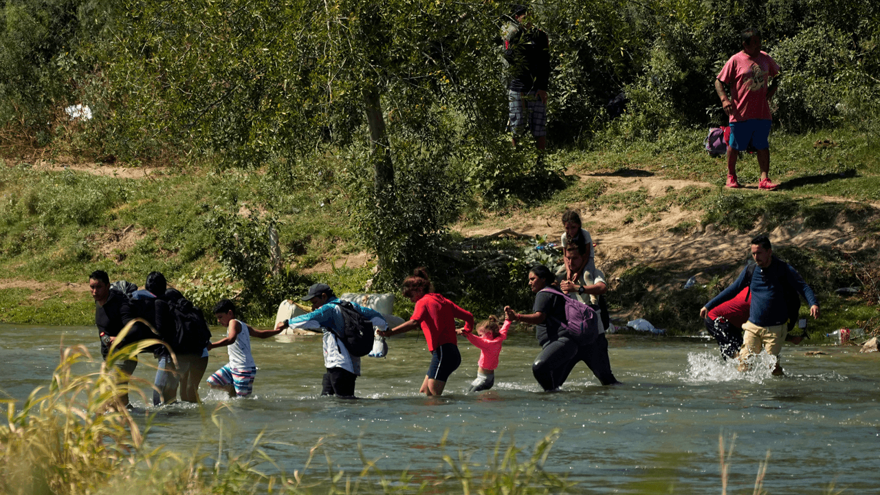 Polémica por la Ley SB4: Así intentan suspender la ley SB 4 contra la inmigración en Texas desde las cortes