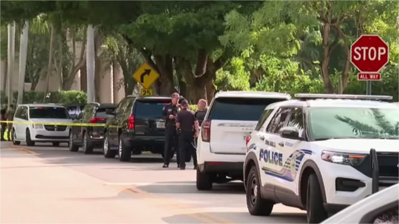 La mujer, hoy de 55 años, pidió ayuda de las autoridades pues temía a presuntas 
<b>amenazas de muerte</b> por parte de Sergio Pino. Supuestamente, el hombre de negocios contrató a personas para provocarle daños en un accidente de tránsito y para que le dispararan de muerte. Esta semana, 
<b><a href="https://www.youtube.com/watch?v=-Qm9YbpwXJI" target="_blank">agentes del FBI fueron a ejecutar una orden de cateo</a></b> en la vivienda del destacado empresario cubano, localizada 
<b>en el bulevar Isla Dorada</b>, del 
<b>exclusivo sector Cocoplum</b>, en Miami, Florida.