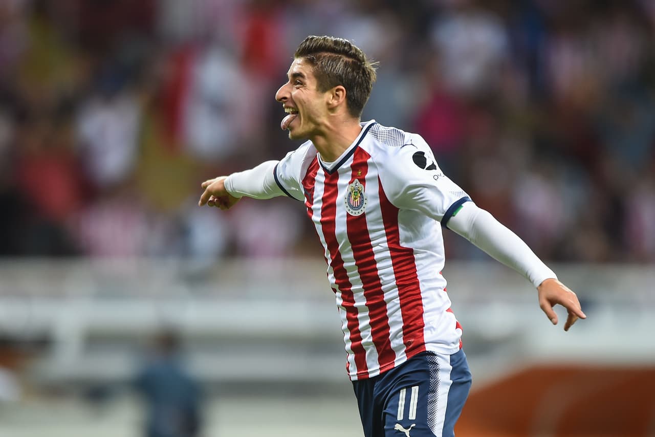 Chivas de Guadalajara se impuso 1-0 contra New York Red Bulls en el juego de ida de la semifinal de Liga de Campeones de Concacaf y dio un paso adelante.