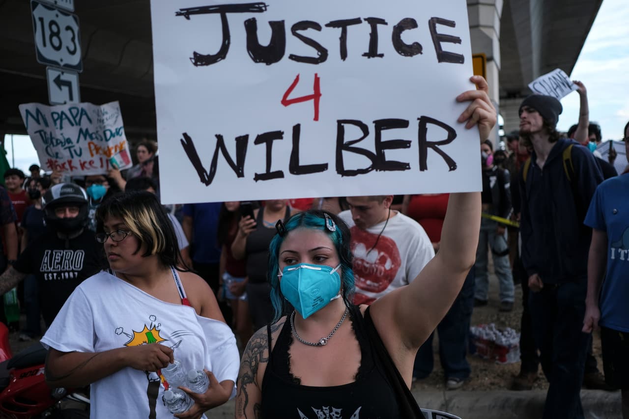 Entre los carteles de los manifestantes se leía: "Justicia para Wilber"