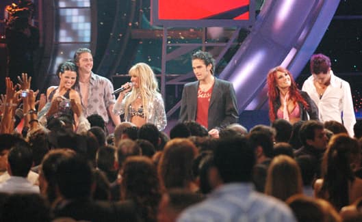 RBD
<br>Año: 2006
<br>Tema que interpretaron: Nustro amor/Rebelde