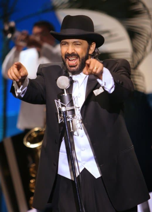 “Todos los países del mundo tienen la responsabilidad de legalizar a sus inmigrantes”- Juan Luis Guerra.