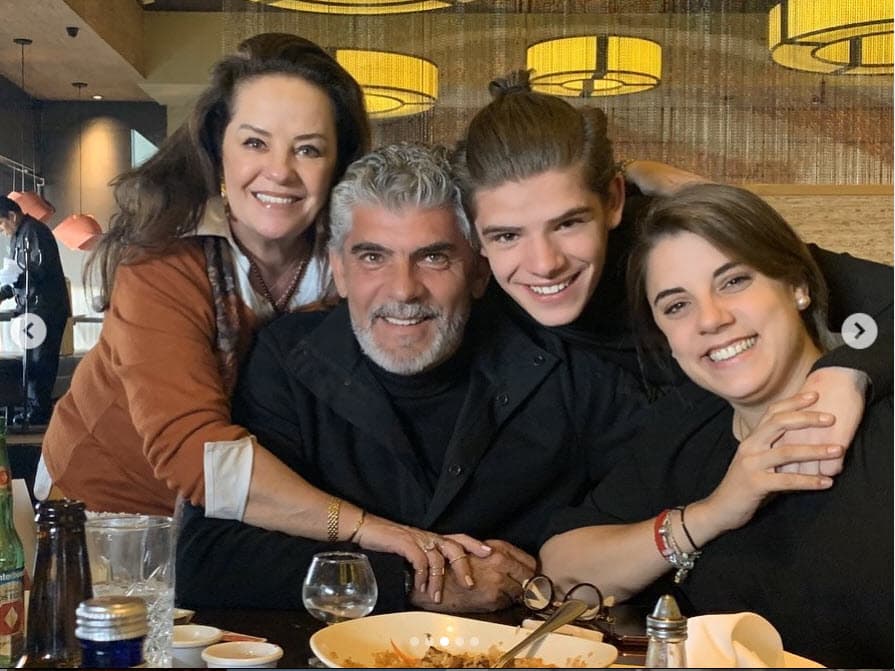 Cuando se casó con José Manuel Álvarez, él ya era padre de una niña de nombre Lisa, quien se ha criado al lado de la cantante. Ella la considera como su hija. 
<br>