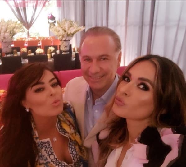 Yadira Carrillo y su esposo Juan Collado fueron de los primeros en llegar al festejo de Galilea Montijo en la Ciudad de México.