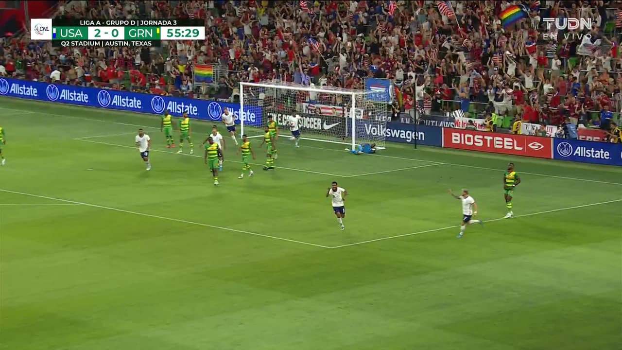 ¡GOL!  anota para Estados Unidos. Jesús Ferreira
