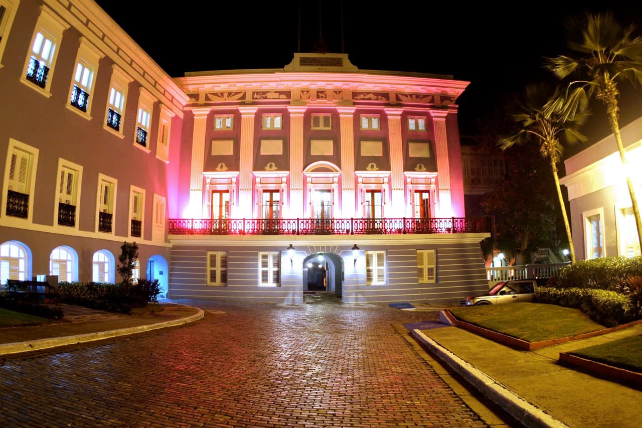 La Fortaleza se une activamente a celebración del mes de prevención del cáncer de mama