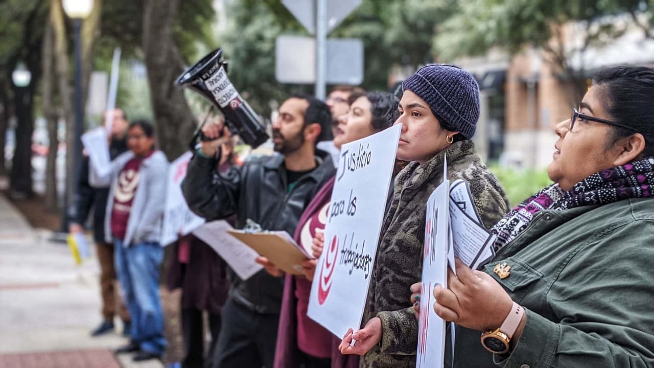 Trabajar para no recibir dinero: el drama de trabajadores latinos a los que les robaron su salario