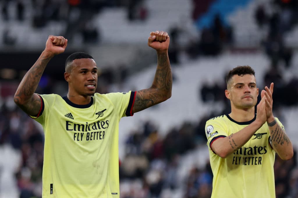 Everton y el Arsenal lograsen triunfos clave en la Premier. Los Toffees vencieron al Chelsea, mientras que los Gunners superaron al West Ham fuera de casa. Con estos resultados, el Everton se acerca a la salvación y el Arsenal se mete en puestos de Champions.