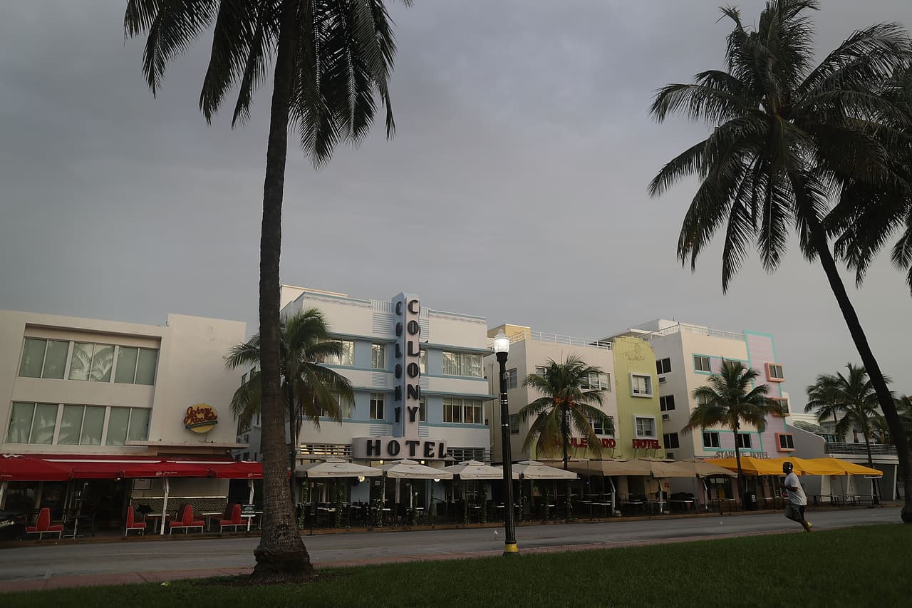 Un paseo por Ocean Drive, donde los menores pueden aprender mucho sobre su arquitectura Art-Deco o pueden hacer un picnic en Lummus Park.
<br>