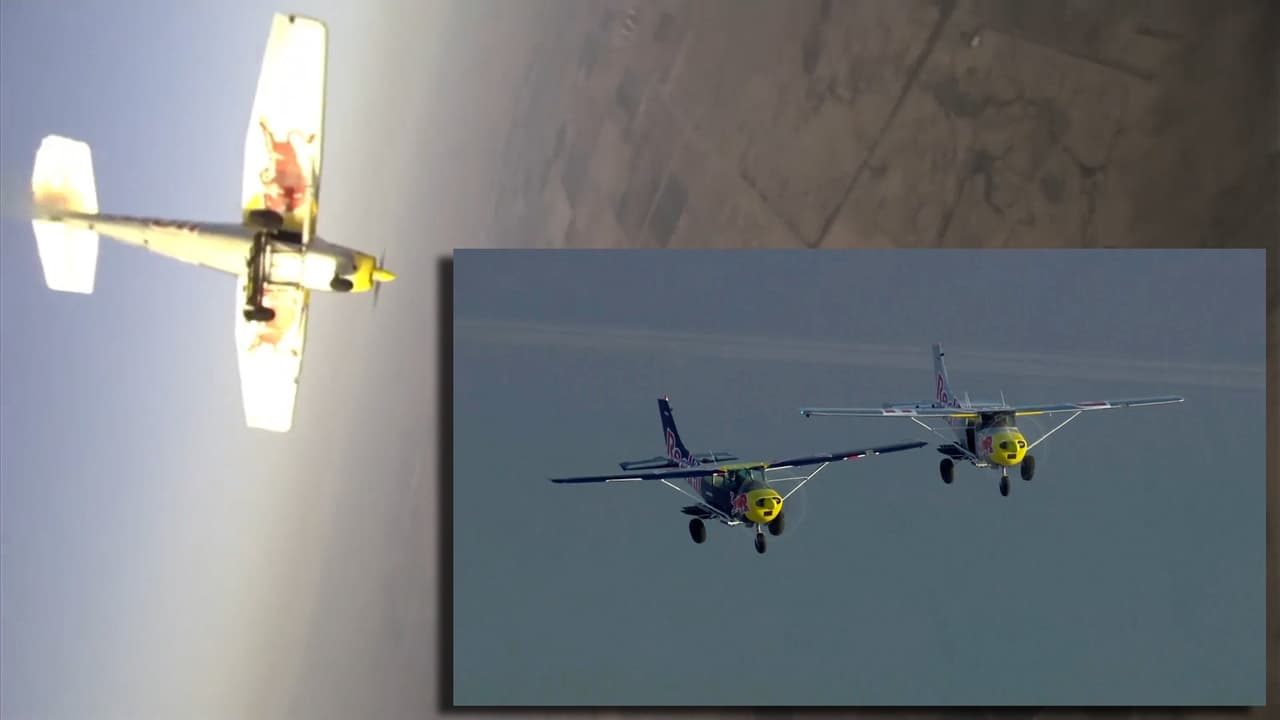 Una acrobacia entre los pilotos de dos aviones de Red Bull sale mal y uno cae en picada