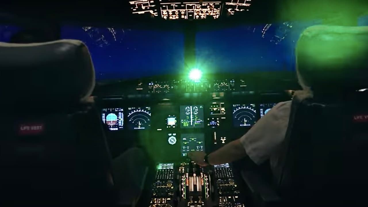 Récord de ataques con láser a aviones en EEUU: por qué son tan peligrosos