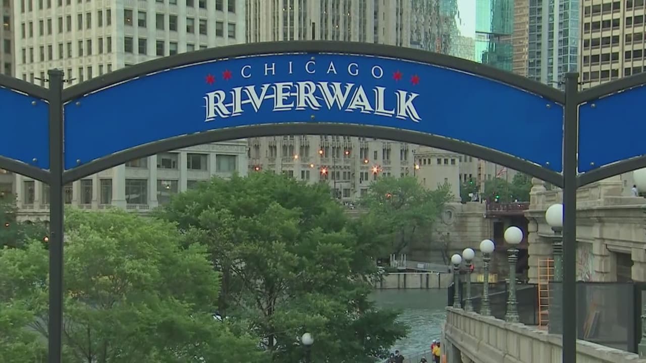 El paseo del río de Chicago abre sin horario restringido para visitantes y comercios 