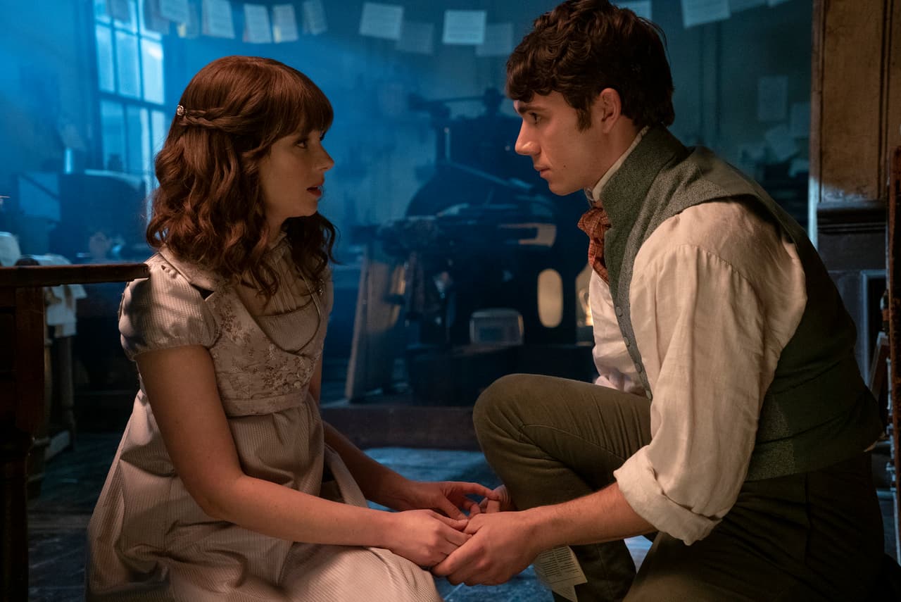 <b>Calam Lynch</b> como Theo Sharpe fue la nueva adición al elenco de ‘Bridgerton’ en la segunda temporada; y su carrera es sumamente corta dado que inició con papeles pequeños en 2017.