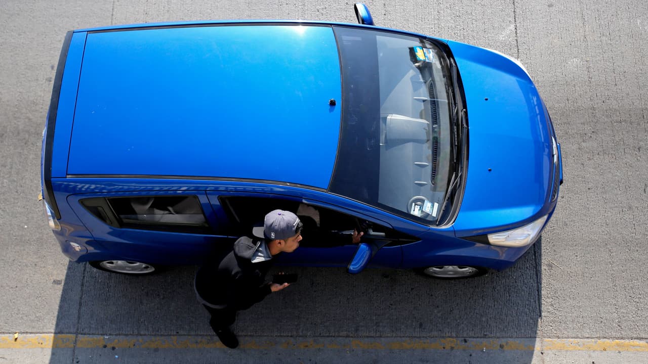 Según el Chicago Sun-Times, en lo que va de año, cerca de 1,400 autos han sido hurtados en Chicago y el resto del condado Cook. Esto equivale a un aumento de 43.5 por ciento, en comparación con el mismo periodo del año anterior.