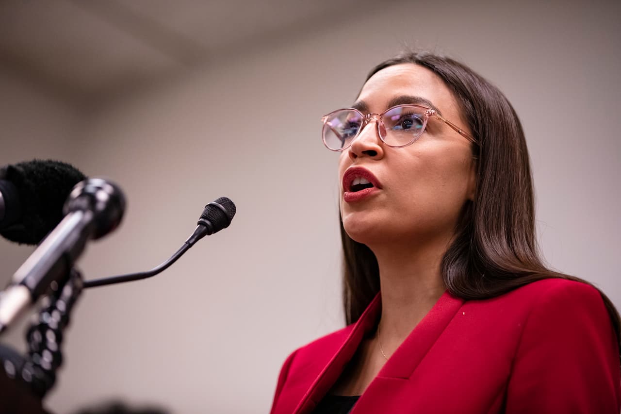 Ocasio-Cortez acusa al republicano Ted Yoho de perpetuar una cultura de sexismo en el Capitolio