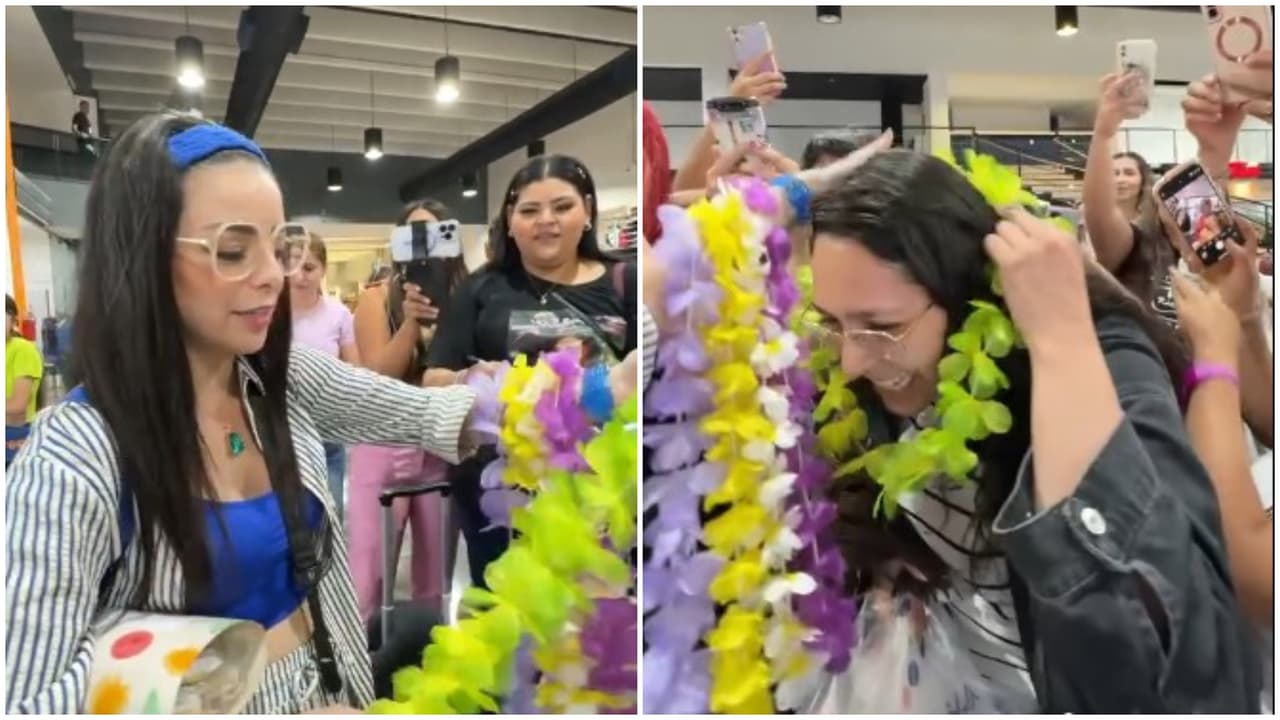 La cantante llevó unos collares estilo hawaiano para sus seguidores.