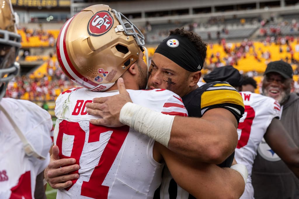 Los 49ers retuvieron el balón durante más de 37 minutos, superaron a los Steelers 391-239 y parecieron hacer lo que quisieron cuando quisieron contra la defensa mejor pagada de la NFL. "Ustedes vieron la pretemporada, pudimos comenzar rápido en las tres fases del juego, y hoy definitivamente no fue así", dijo Watt.
<br>