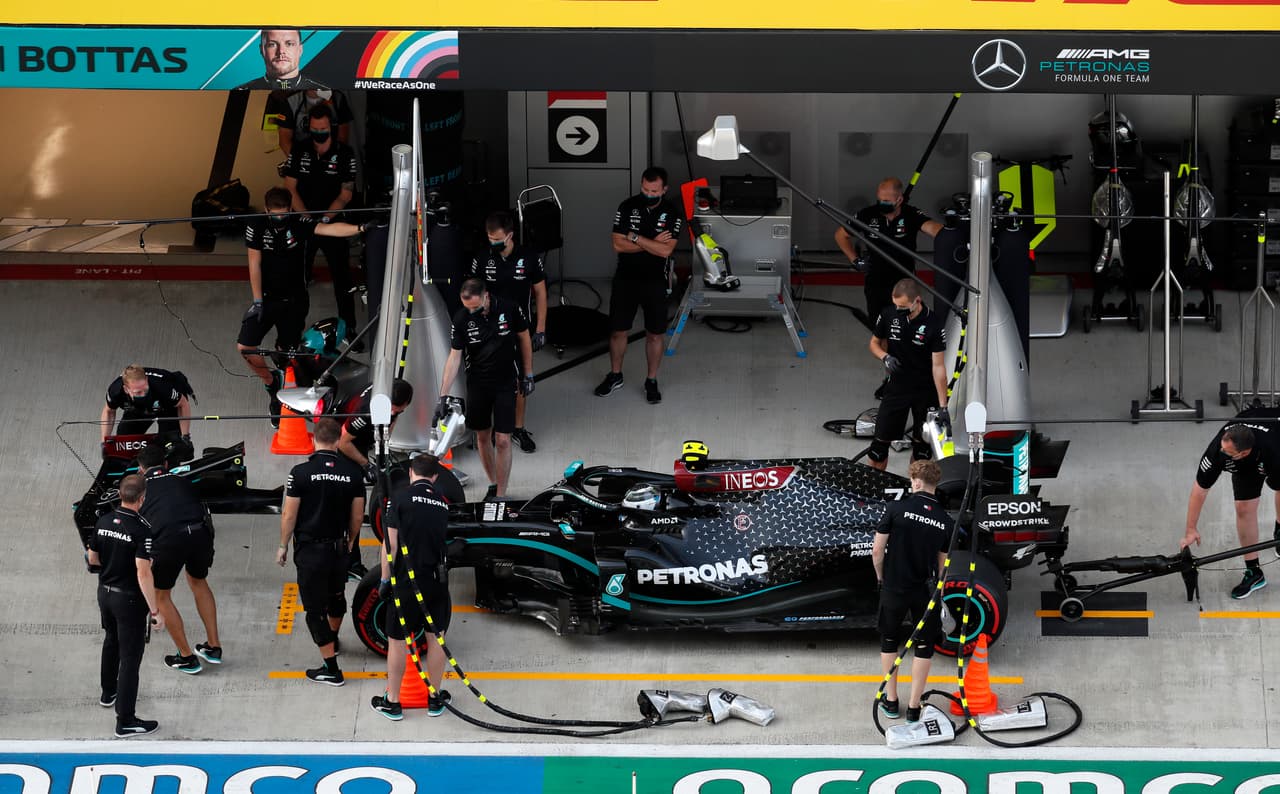 Valtteri Bottas supera a Hamilton en entrenamientos libres