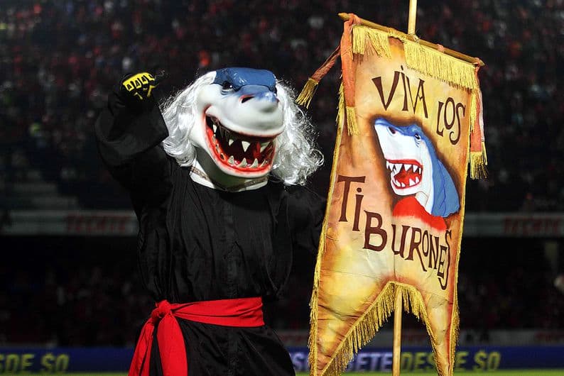 El Tibu Jarocho se convirtió en un ícono del futbol mexicano por sus diversas personalidades ¡Ahora homenajeó a Kobe Bryant y La Parka.