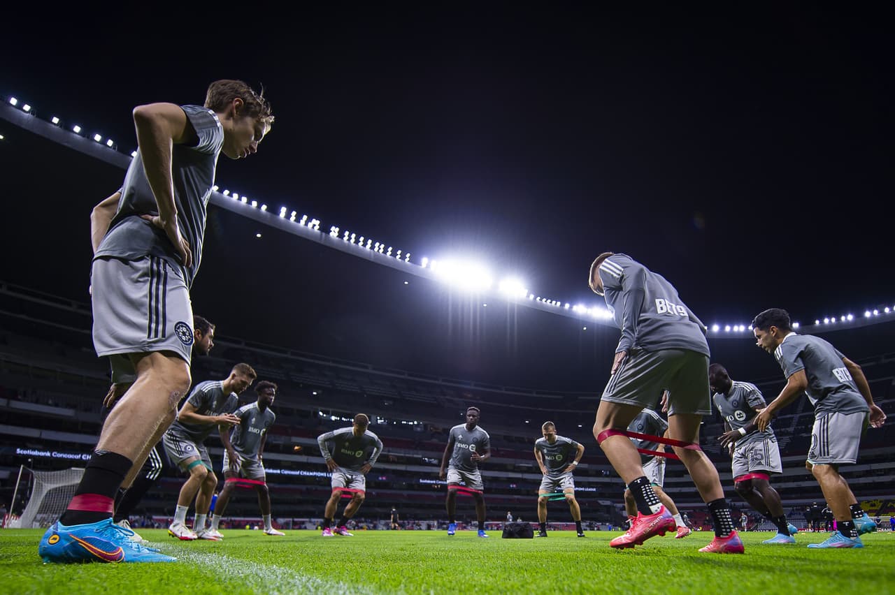 Tras las derrotas por goleada de León y Pumas ante equipos de la MLS en la Concachampions, Cruz Azul se presentaba en el Azteca con la esperanza de poner a la Liga MX en alto ante el Montreal.