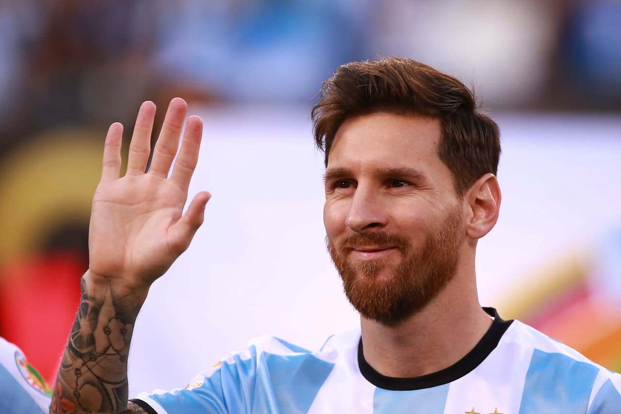 Fue allí –y en su presentación ante los juzgados españoles por evasión de impuesto– cuando se le vio por primera vez con barba.