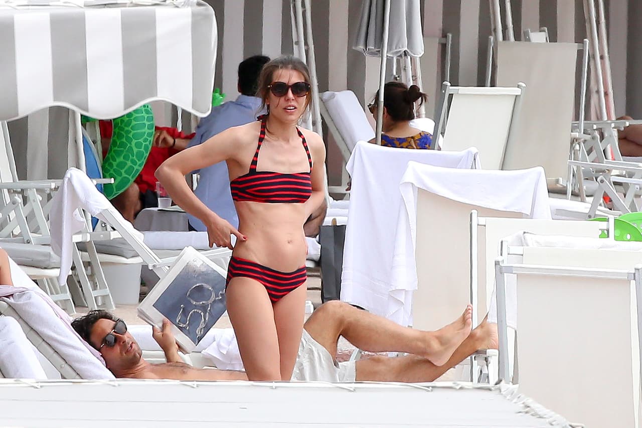 Oops! A Carlota le molestó ver a los paparazzi en el lugar.