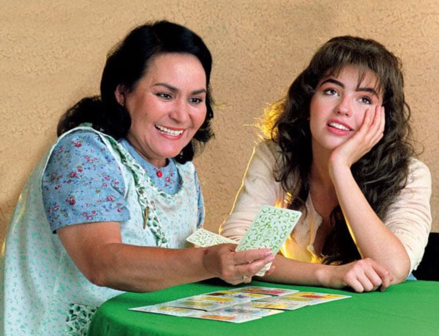 En 1992 regresó a los melodramas en 'María Mercedes', donde dio vida a doña Filo, una mujer de vecindad que alertaba al personaje de Thalía con la lectura del tarot. 
<br>