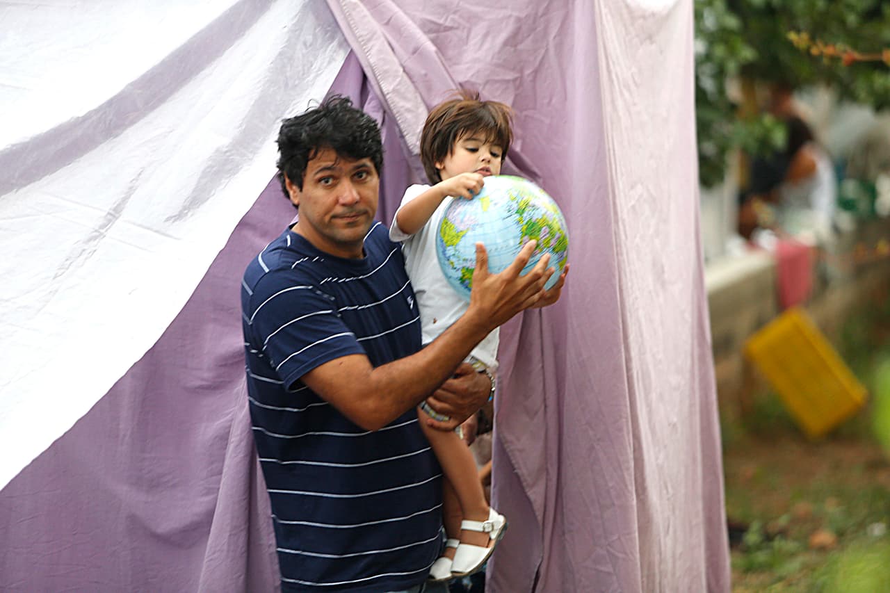 Según Europa Press y People en Español, Tonino Mebarak ha sido visto toda la semana en casa de Shakira hasta donde ha ido también a visitar a sus sobrinos, con quienes ha convivido desde que eran más pequeños.
<br>