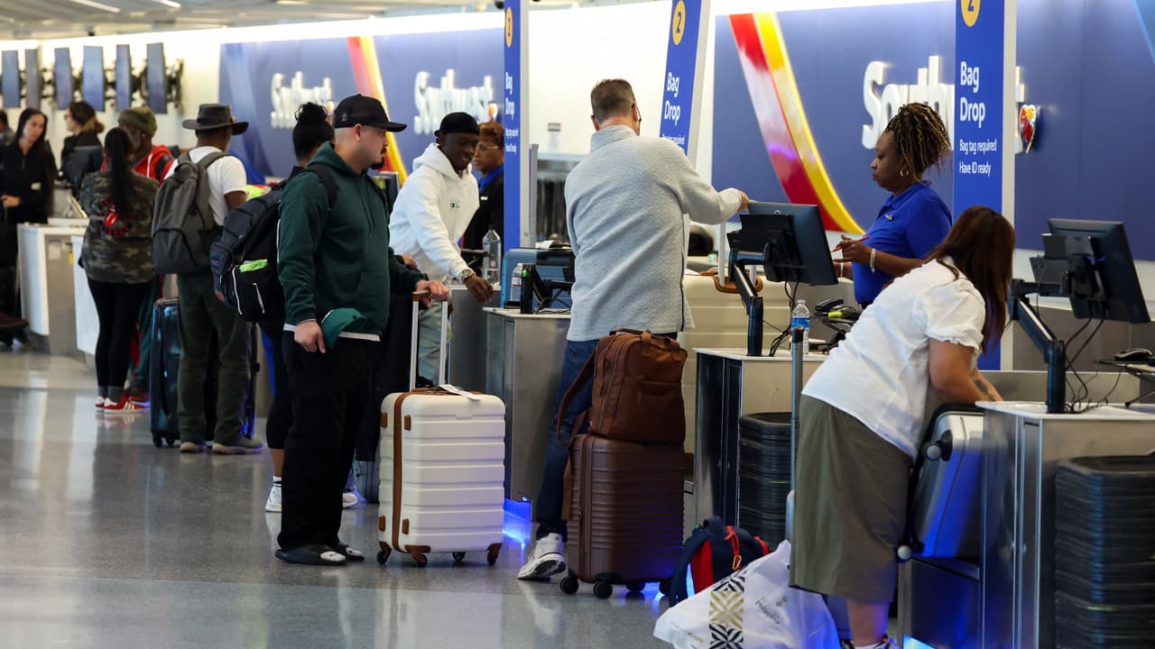 Regreso de viajeros tras el Día de Acción de Gracias: así esta la situación en LAX