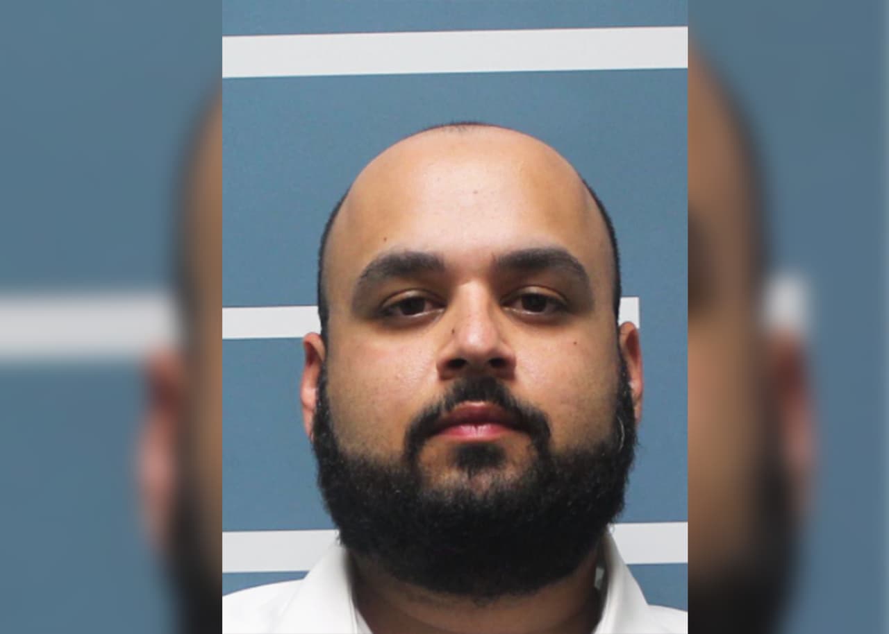 Los seis sospechosos arrestados fueron:
<br>
<br>Herman Chatrath, 28 años, de Visalia