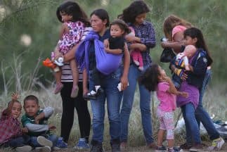 La crisis de niños migrantes no para de generar divisiones en Estados Unidos