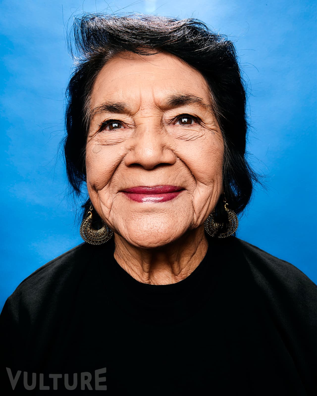 <b><a href="https://www.instagram.com/p/BPf3pgPjvzX/?taken-by=vulture">Dolores Huerta</a></b>
<br>"Alzar la voz siempre ha sido parte de mi vida y eso nunca lo dejaré de hacer hasta que muera" dijo la activista de 86 años, quién acompañó a Carlos Santana y al actor Benjamin Bratt en la
<a href="http://www.univision.com/entretenimiento/cine/carlos-santana-presenta-en-sundance-el-documental-dolores"> <b>promoción del documental.</b></a>