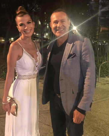 Es por eso que aprovechan cualquier oportunidad para darse sus escapaditas de novios y enviarse románticos mensajes.