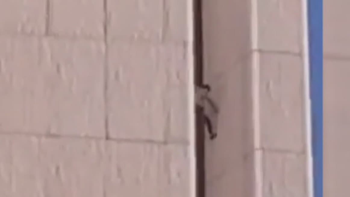 Detienen a Maison DesChamps, el Hombre Araña provida, tras escalar Chase Tower en Phoenix 