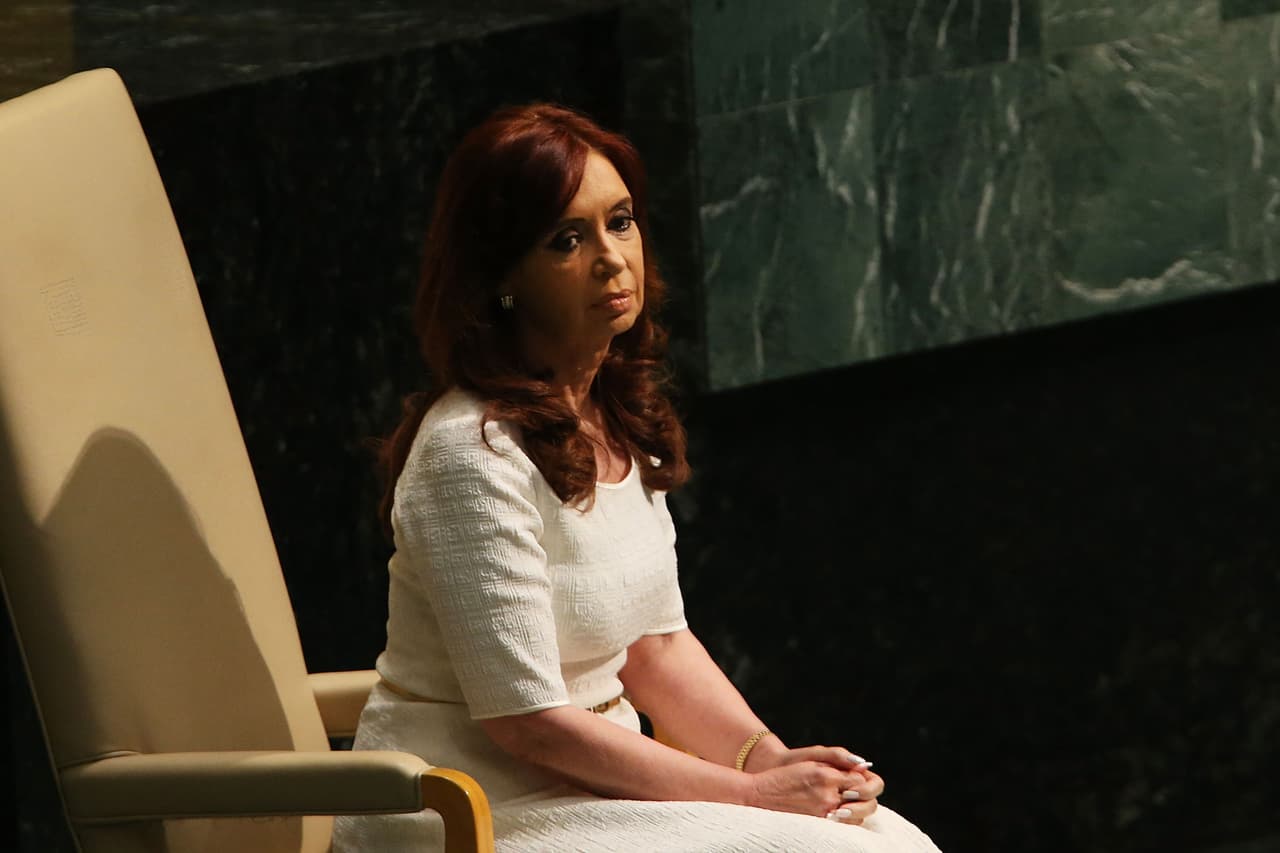 Fiscalía investigará a expresidenta argentina Cristina Kirchner por supuesto lavado de dinero