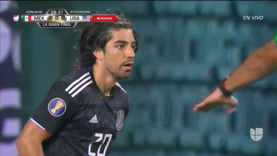 Tiro desviado de Rodolfo Pizarro