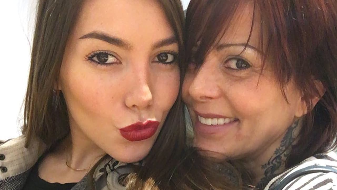 "Tal parece que 
<b><a href="https://www.univision.com/famosos/frida-sofia-advirtio-alejandra-guzman-inversion-larry-ramos" target="_blank">Frida está queriendo acercarse</a></b>, todavía no lo ha logrado ni me ha hablado ni nada", advirtió. 
<br>