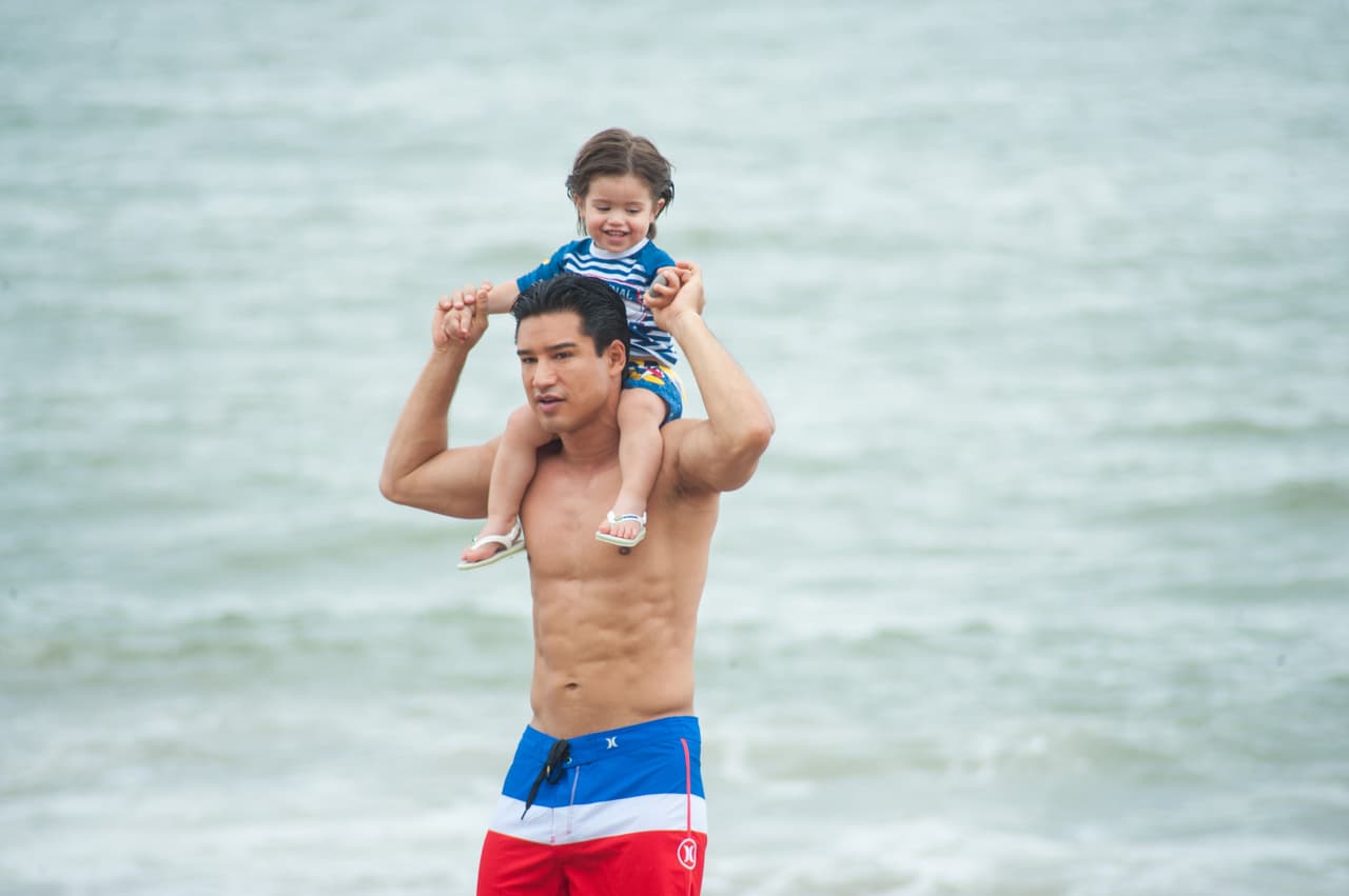 Dominic está lindísimo.