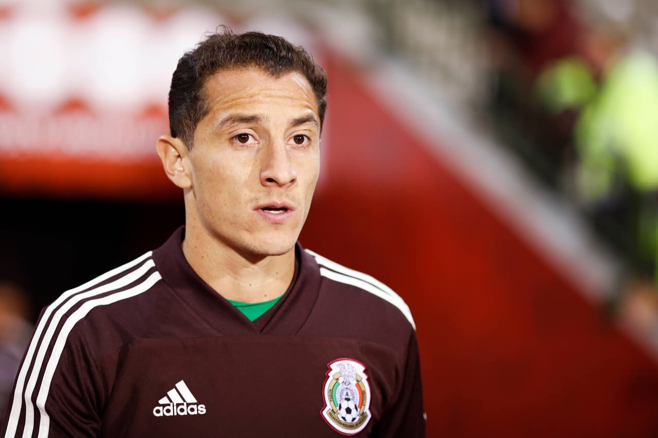 Defensor del Eibar pide disculpas a Guardado por sus insultos racistas