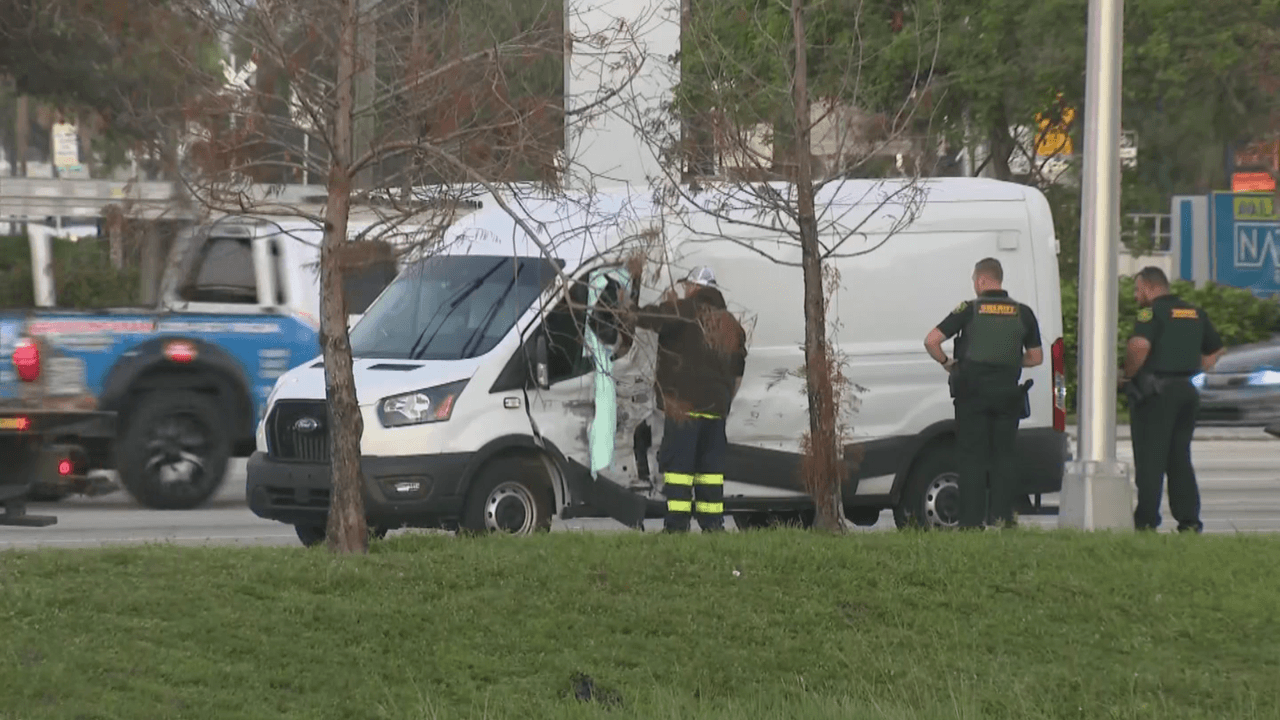 Accidente vehicular múltiple en Pompano Beach: 7 personas han sido transporadas al hospital