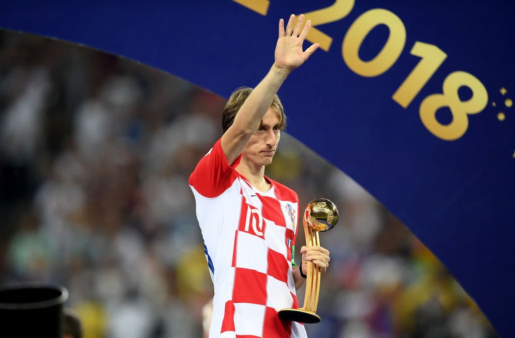 Un caso que resulta muy llamativo es el del croata Luka Modric, el mejor jugador de Mundial, que a sus 33 años vive una situación similar a la de Cristino Ronaldo.