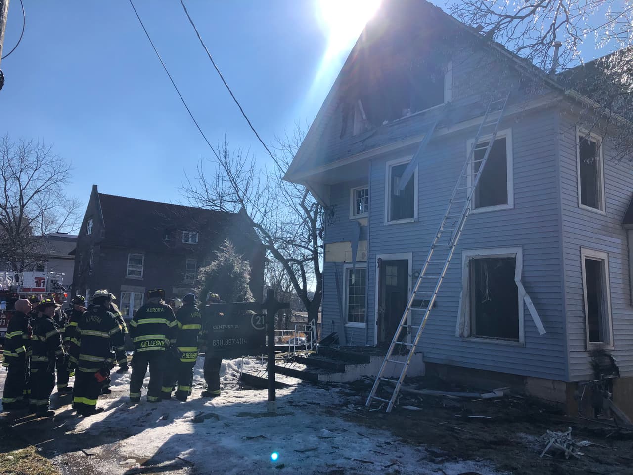 El incendio está controlado sin embargo, en la zona aún se encuentran los equipos de rescate trabajando.
<br>