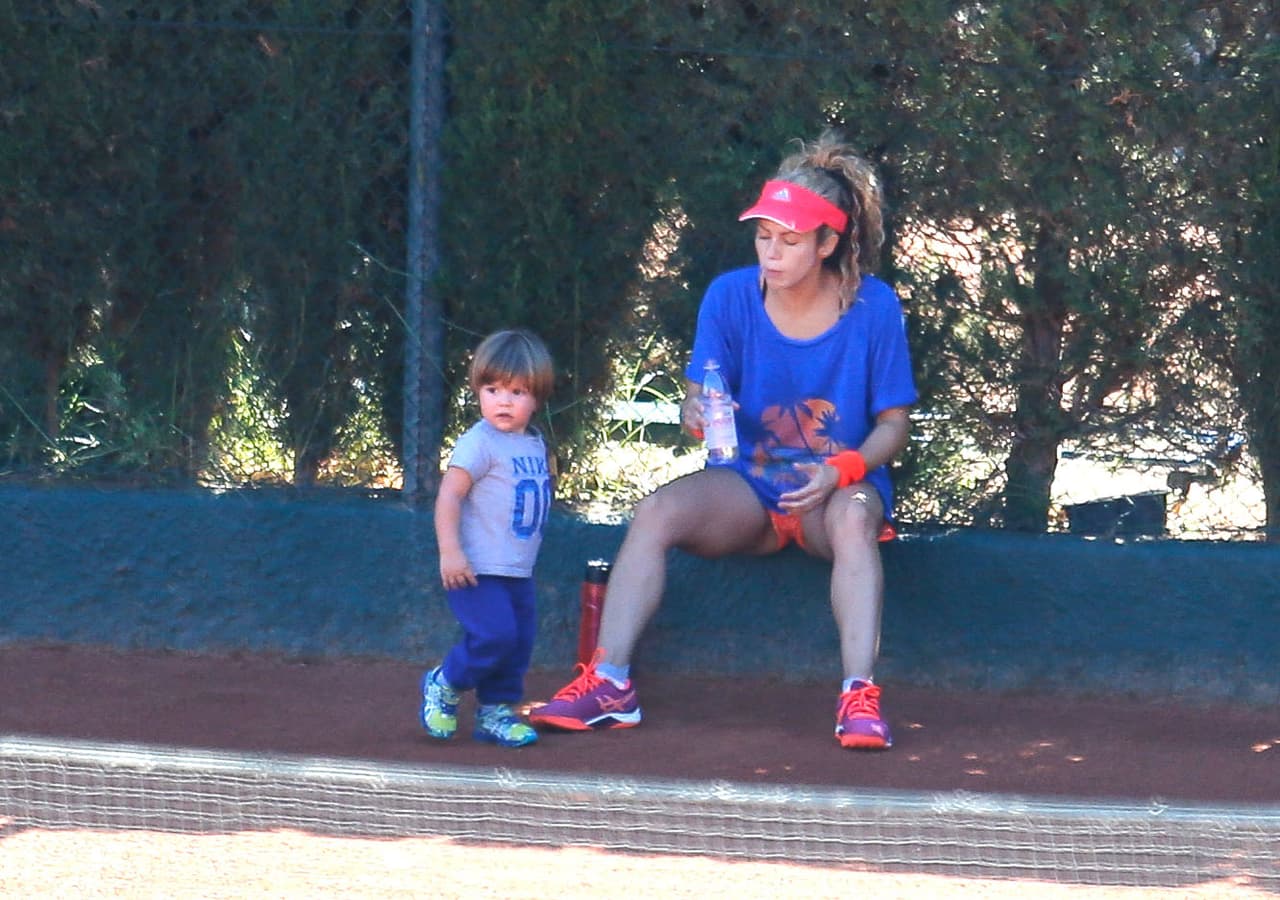 La cantante le ofreció un poco de agua.