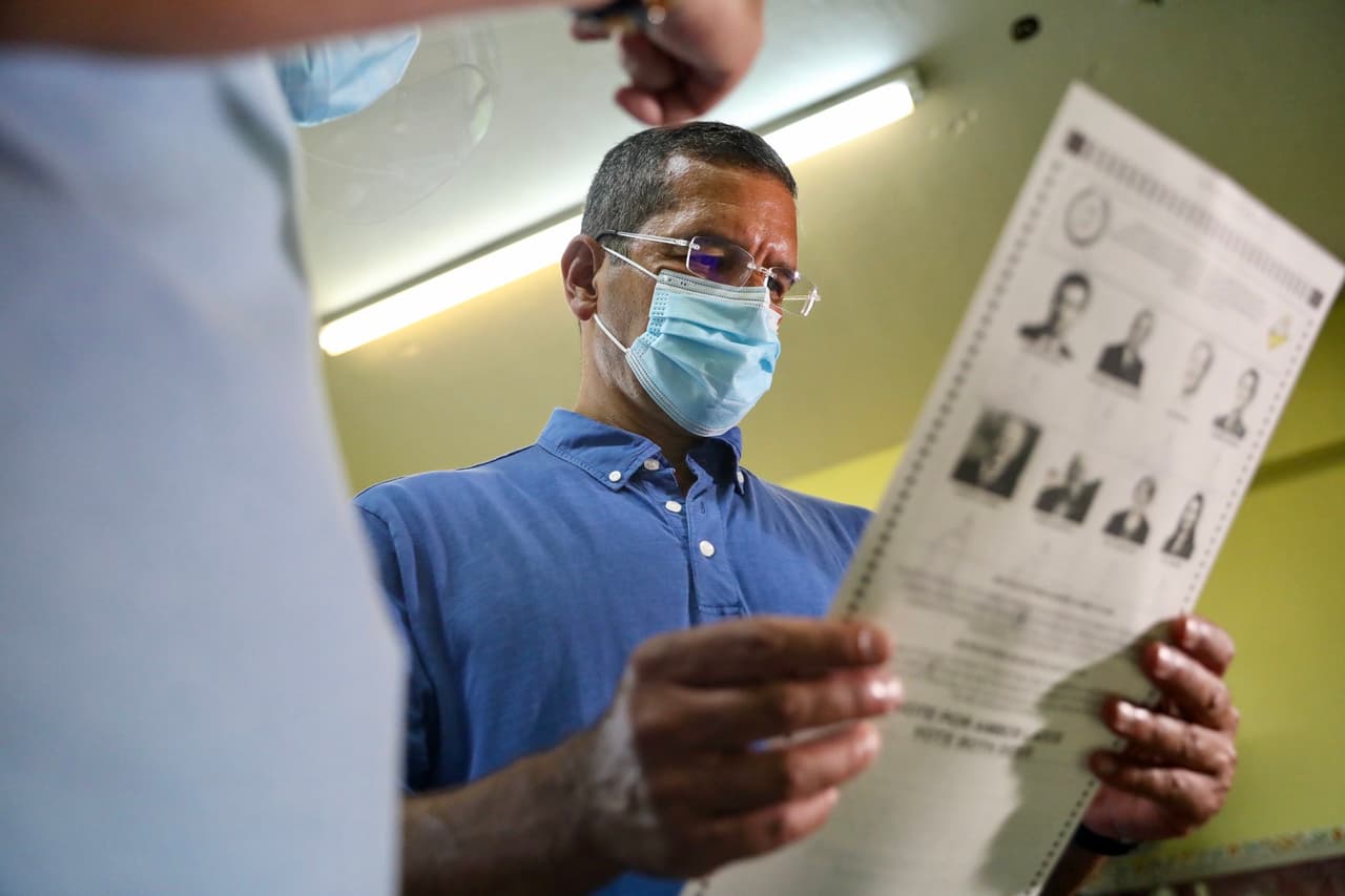 Pierluisi y otros políticos salen a votar en las primarias presidenciales de la isla y reafirman su apoyo a Joe Biden